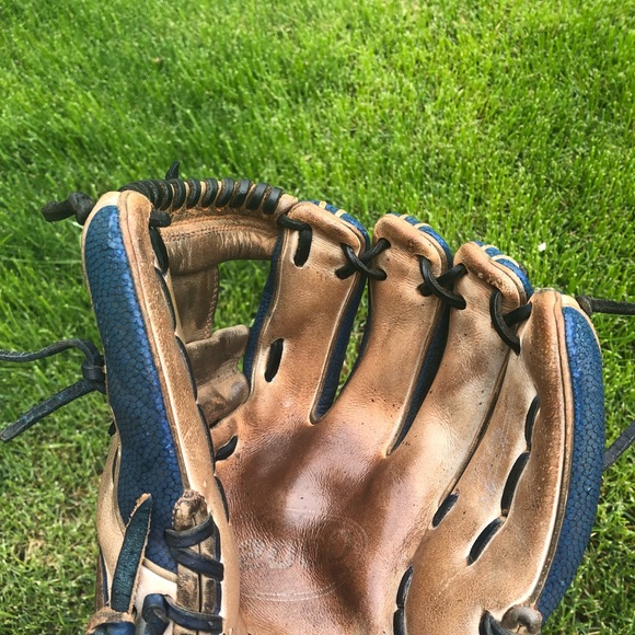 Wilson A2000 - Picture 3 of 3